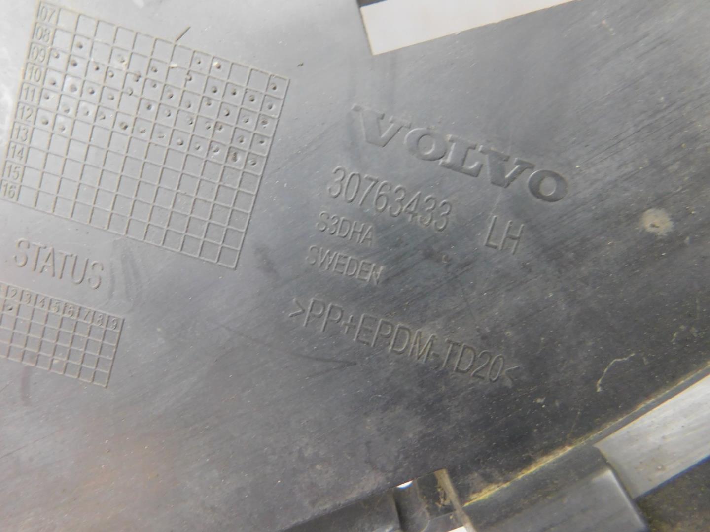 Кронштейн переднего бампера