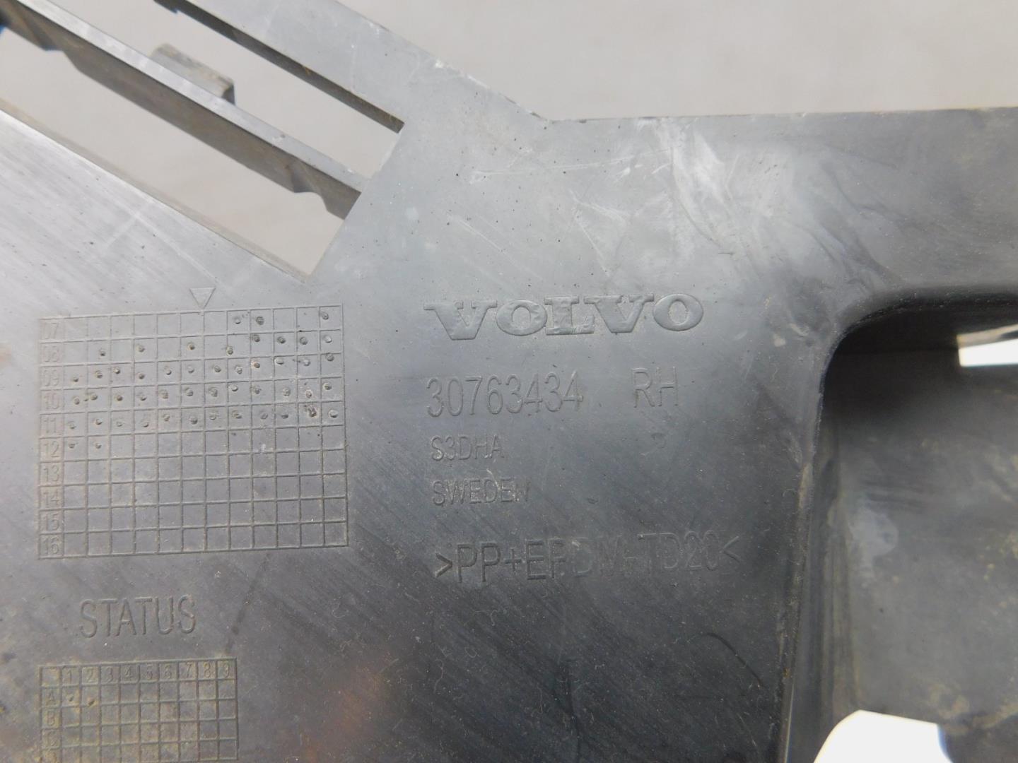 Кронштейн переднего бампера