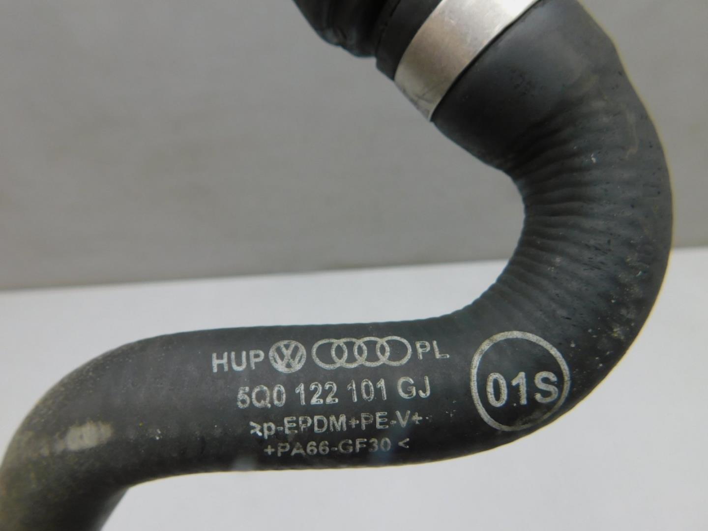 Шланг системы охлаждения