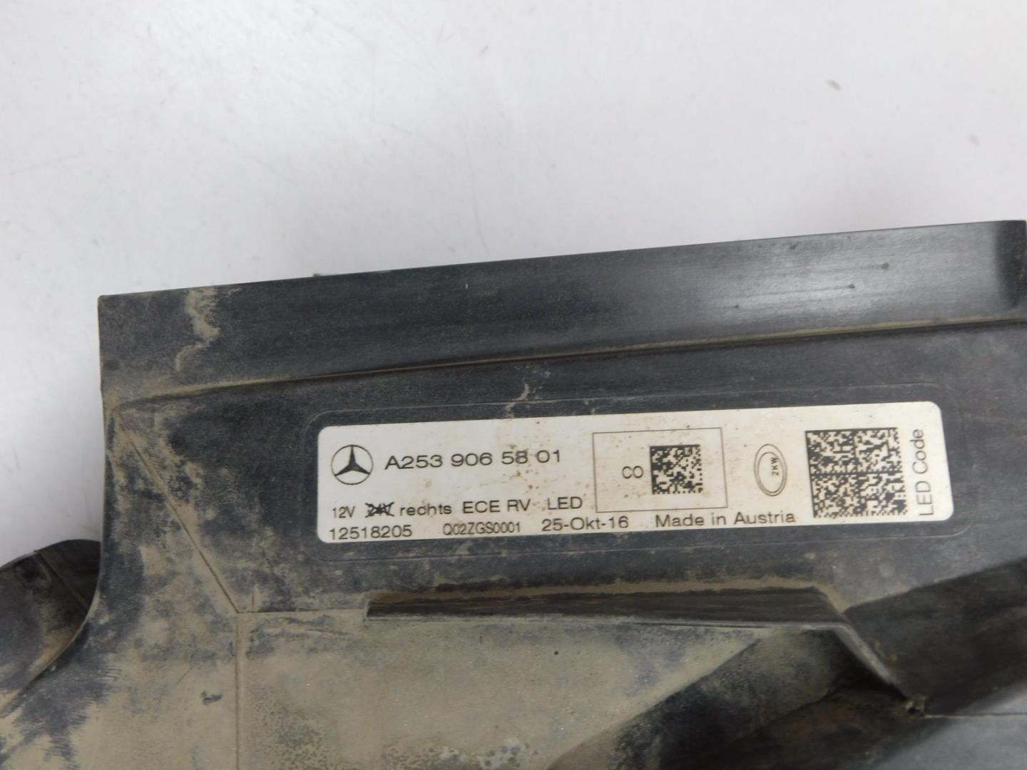 Фара правая