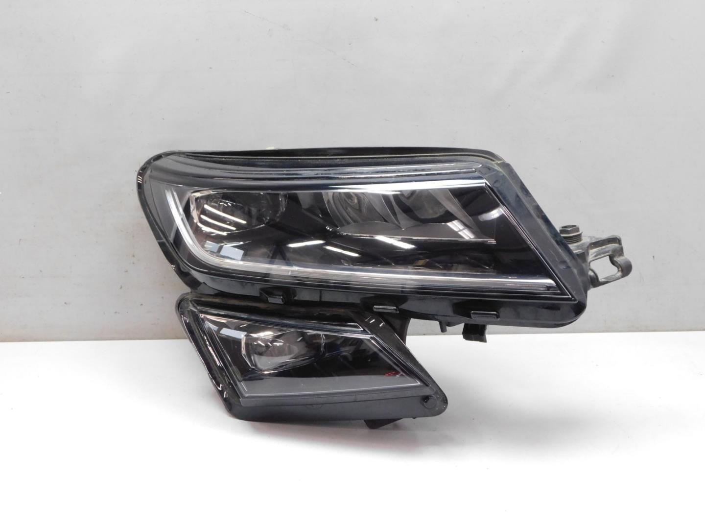 Фара правая