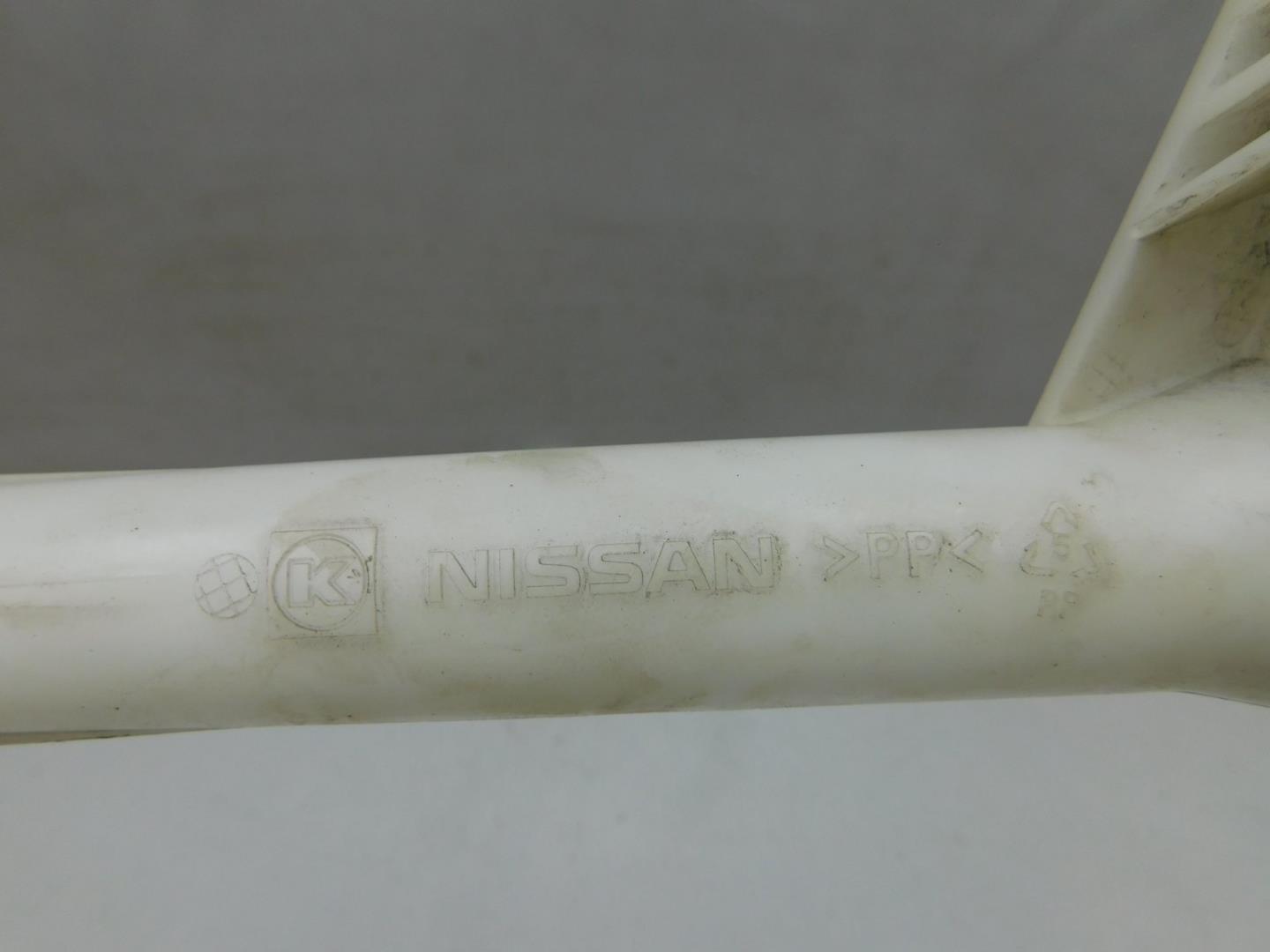 Бачок омывателя лобового стекла