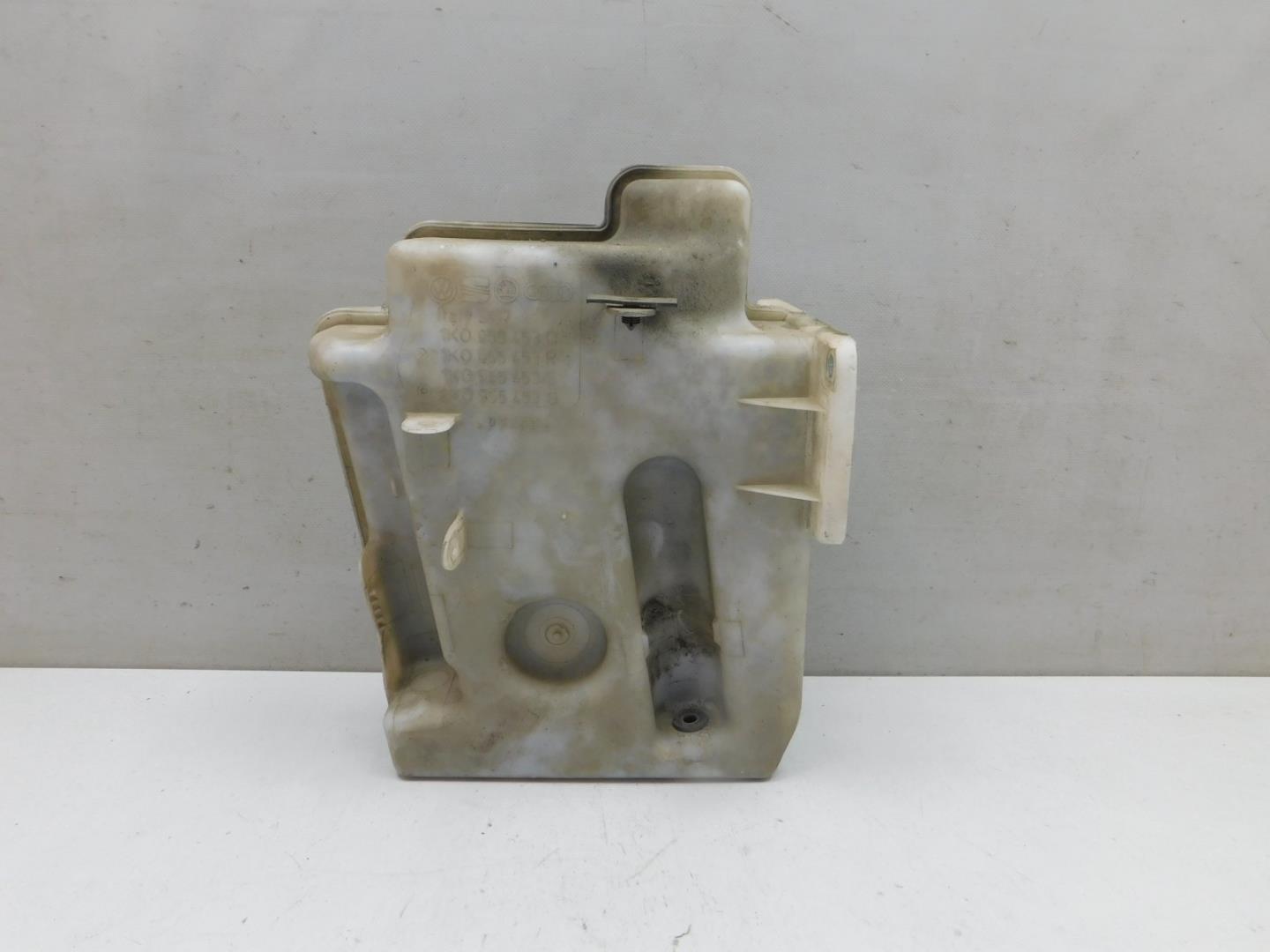 Бачок омывателя лобового стекла