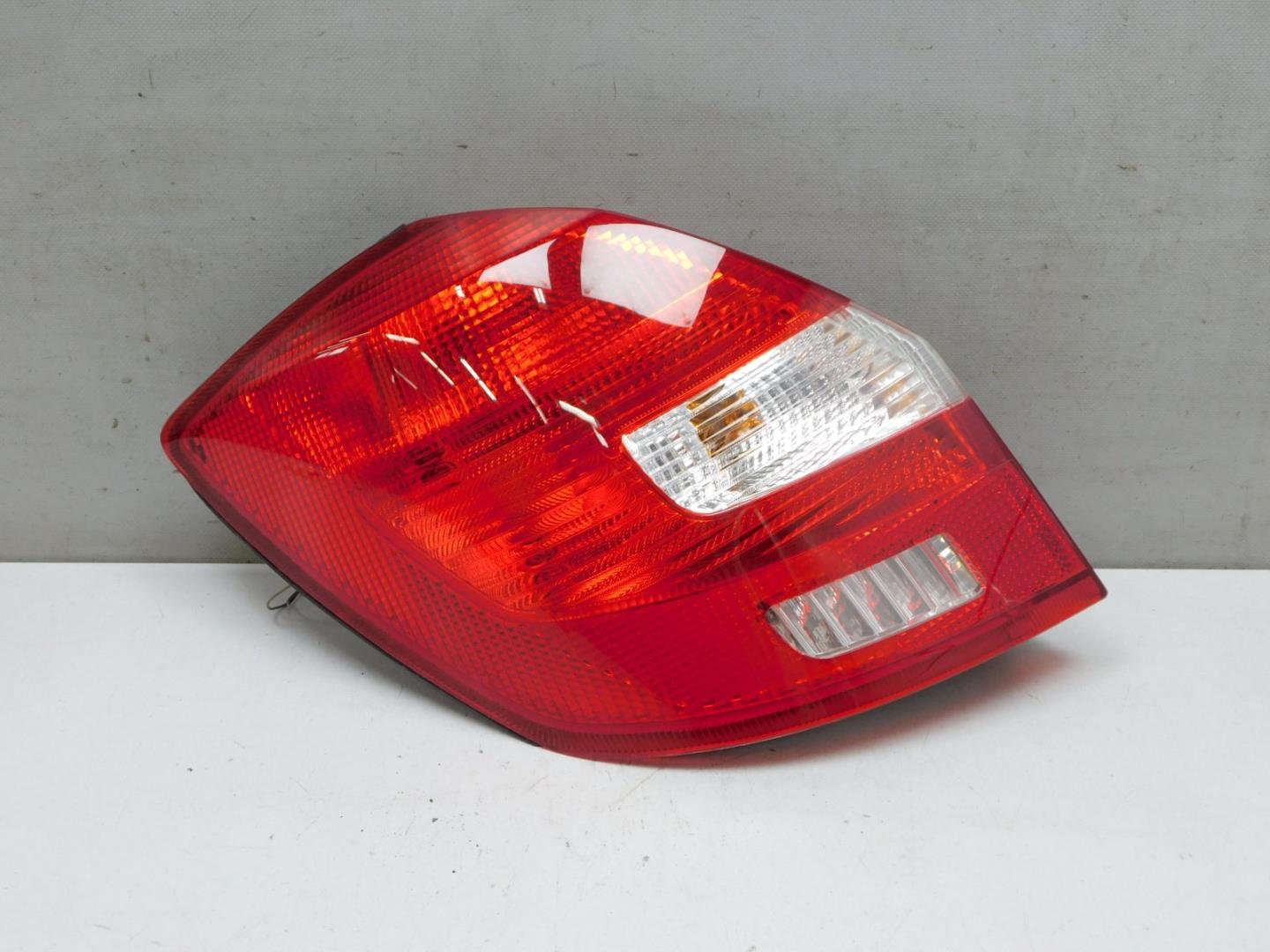 Фонарь задний левый