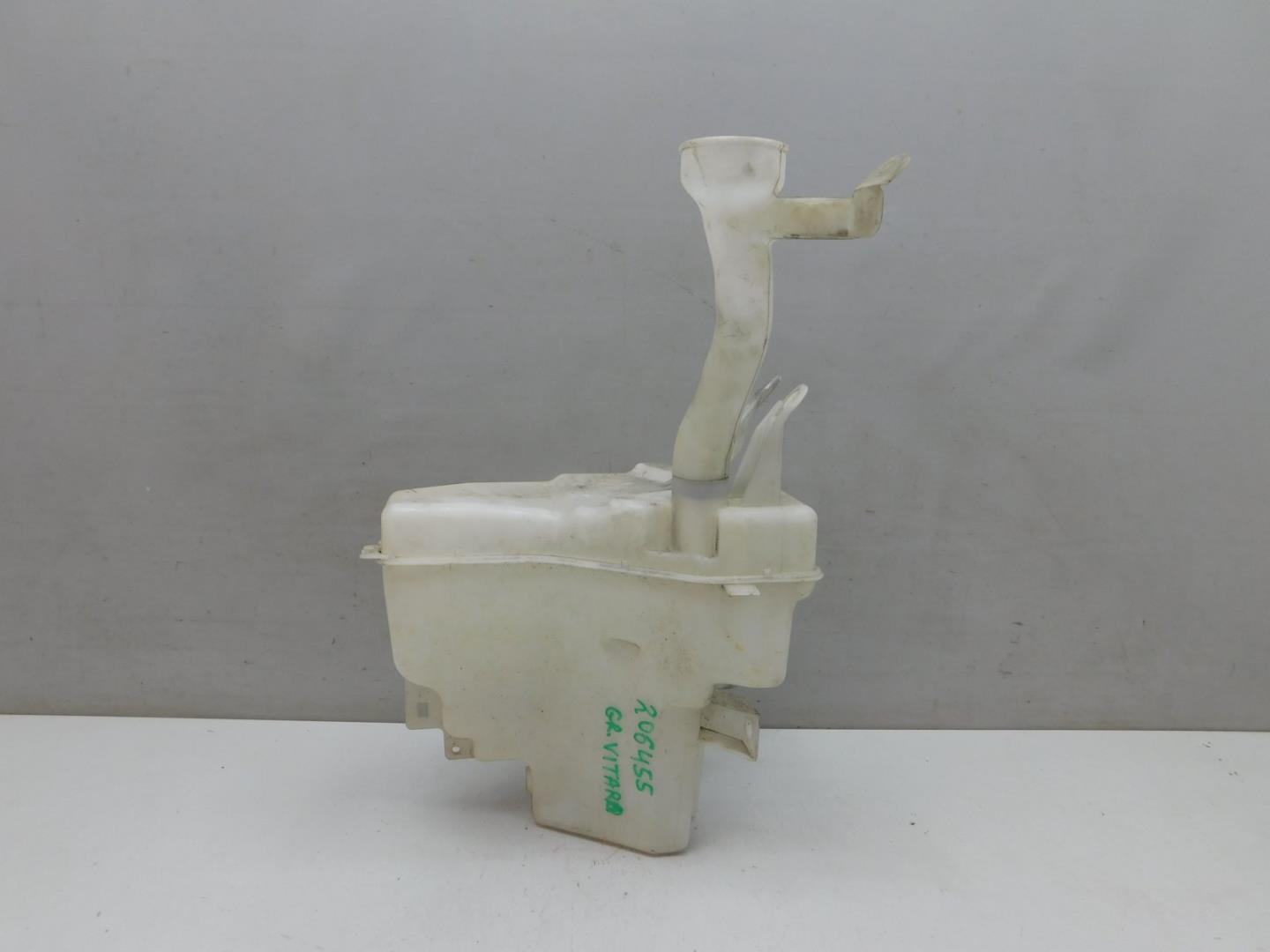 Бачок омывателя лобового стекла