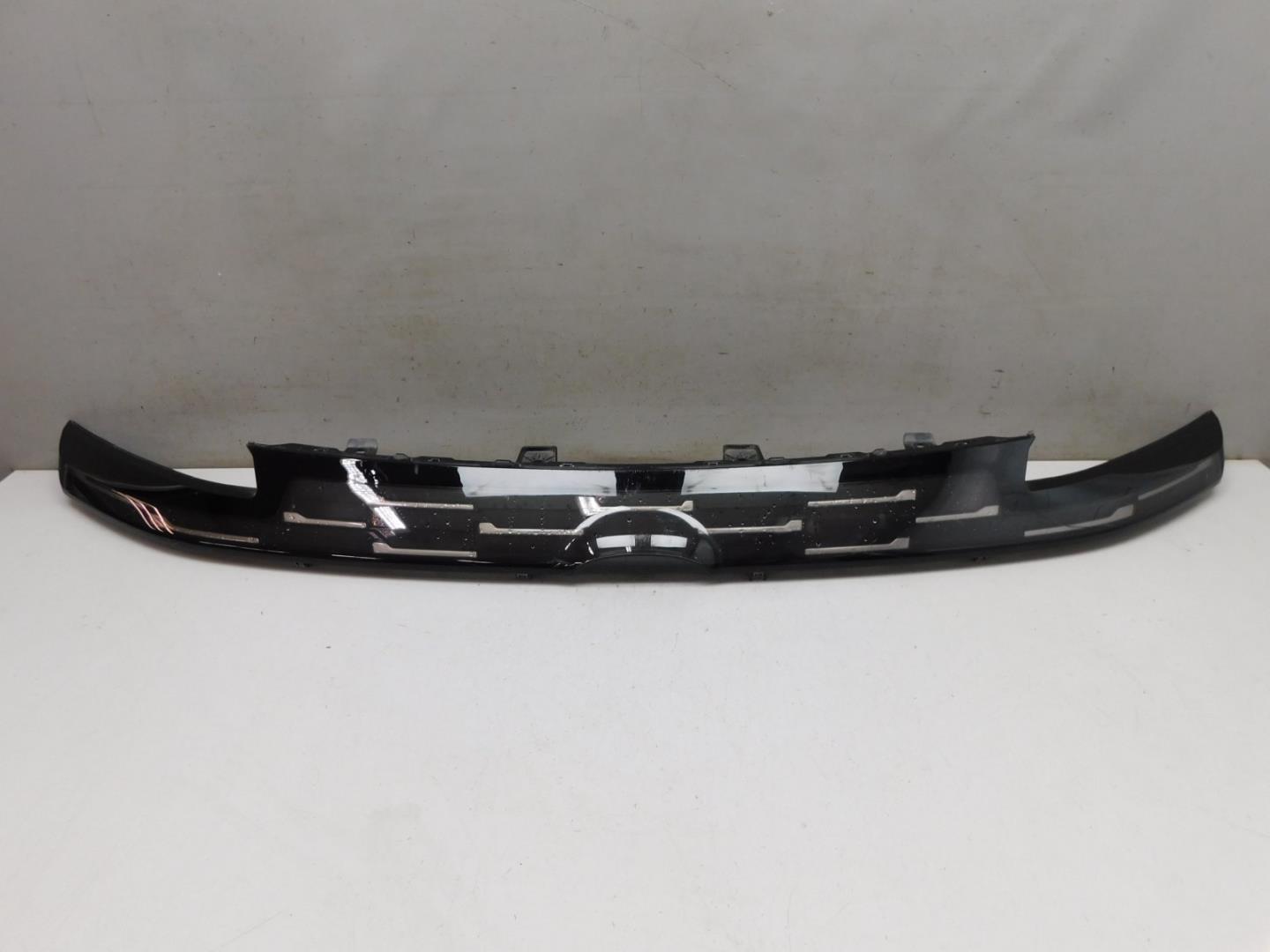 Накладка на решетку радиатора