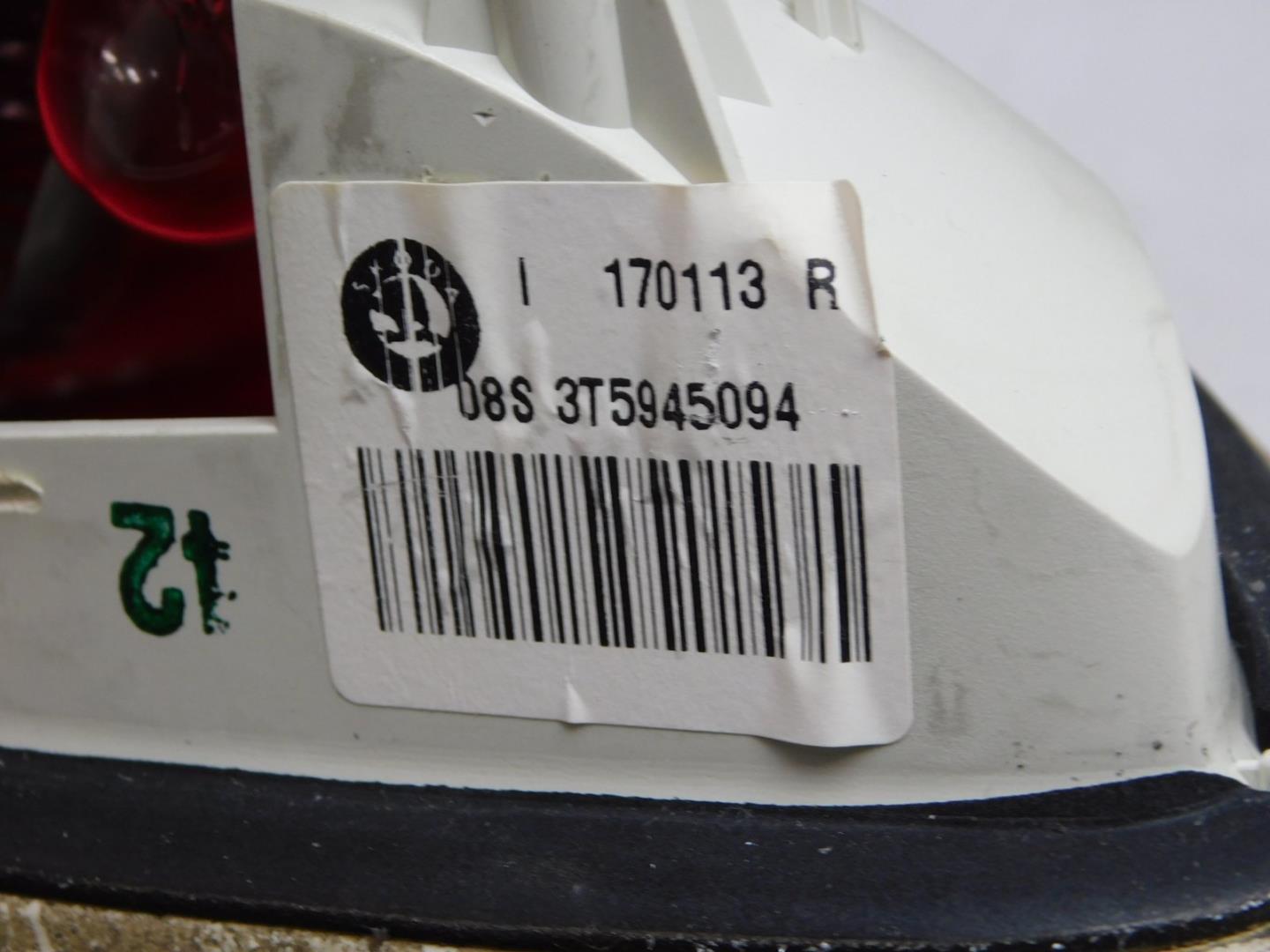 Фонарь задний внутренний правый