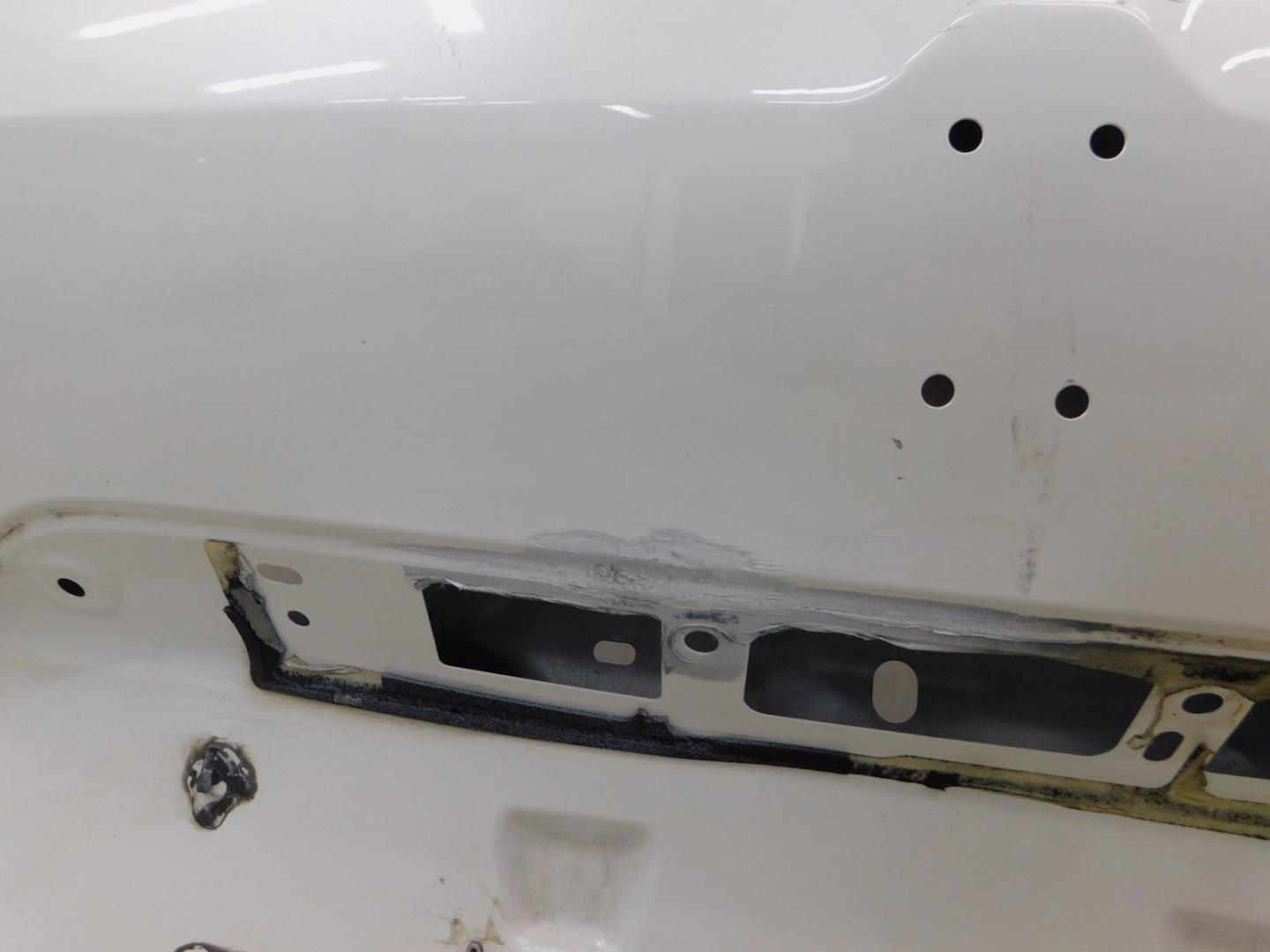 Дверь багажника