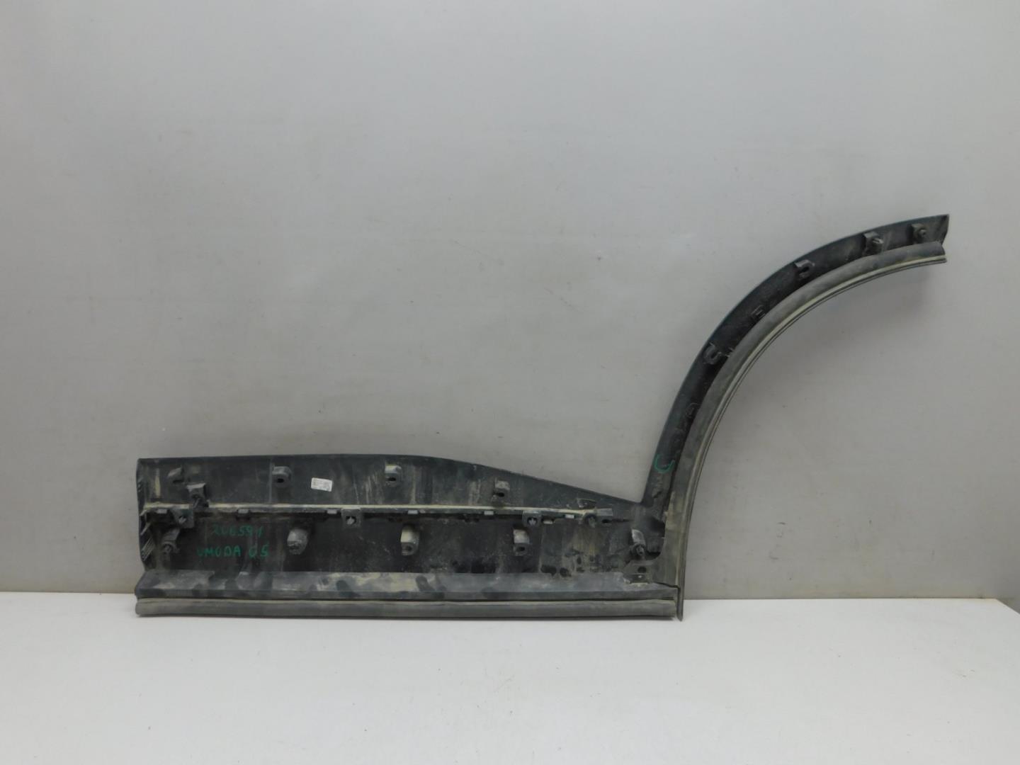 Накладка двери задней правой