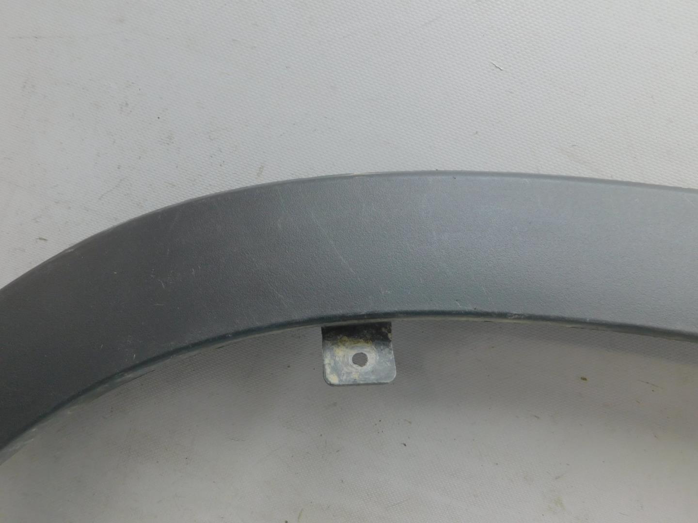 Накладка переднего крыла левого