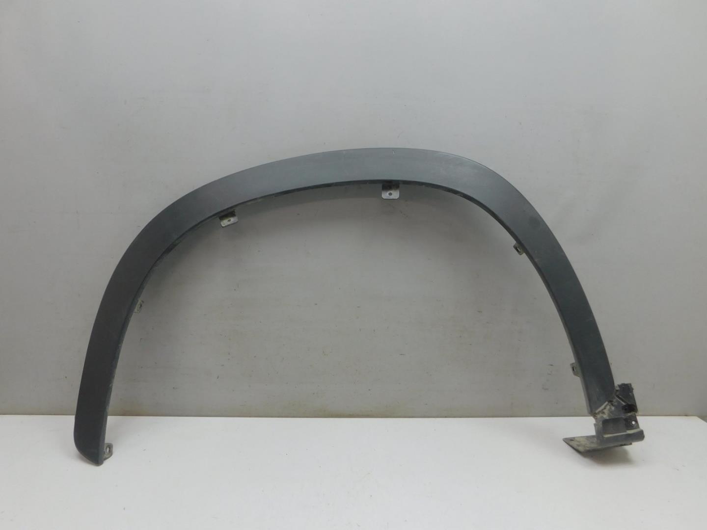 Накладка переднего крыла левого