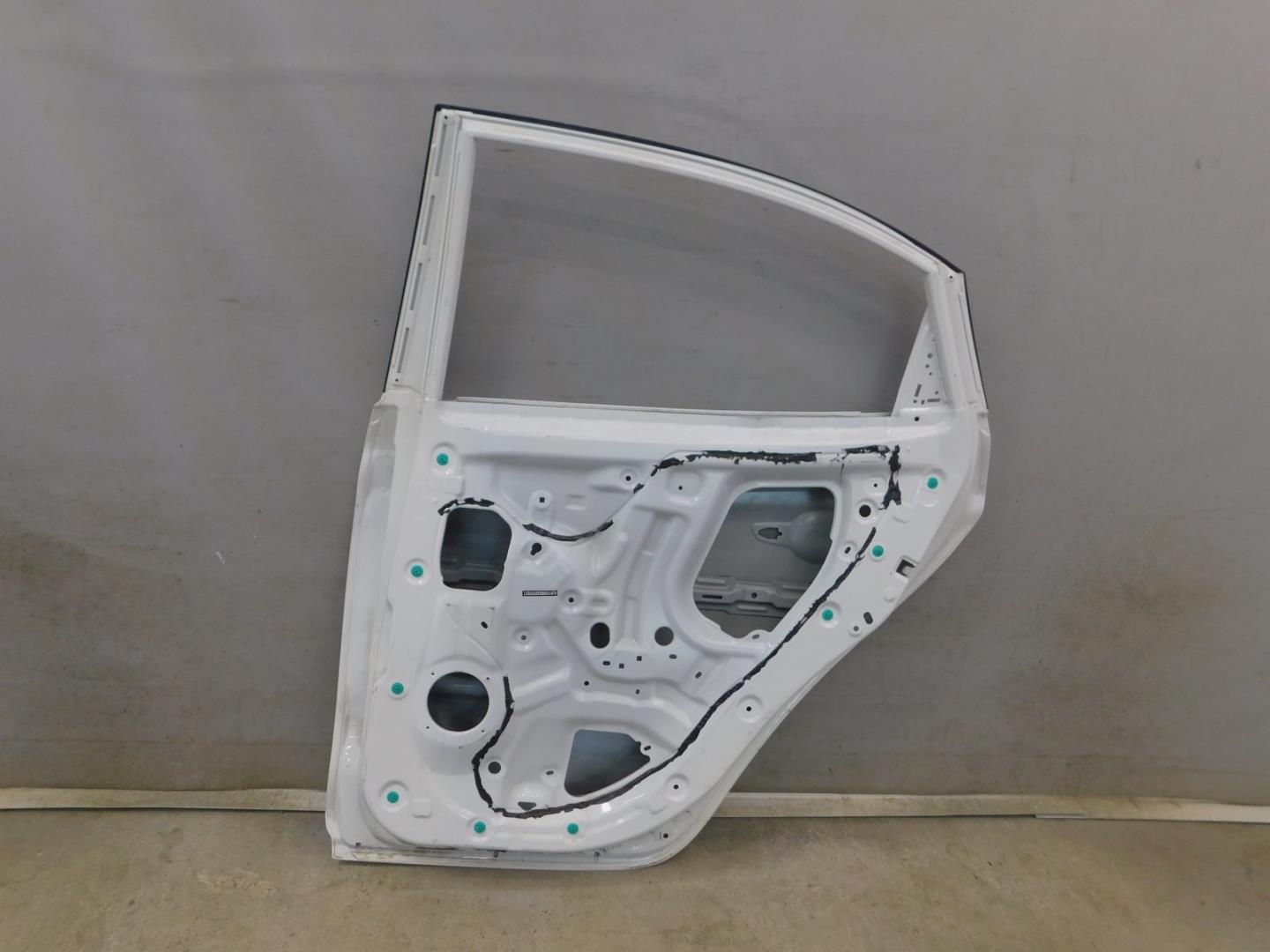 Дверь задняя правая