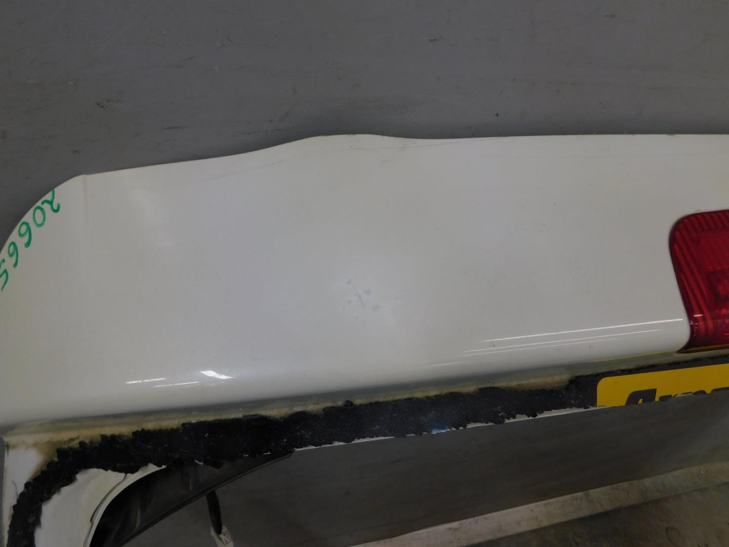 Дверь багажника