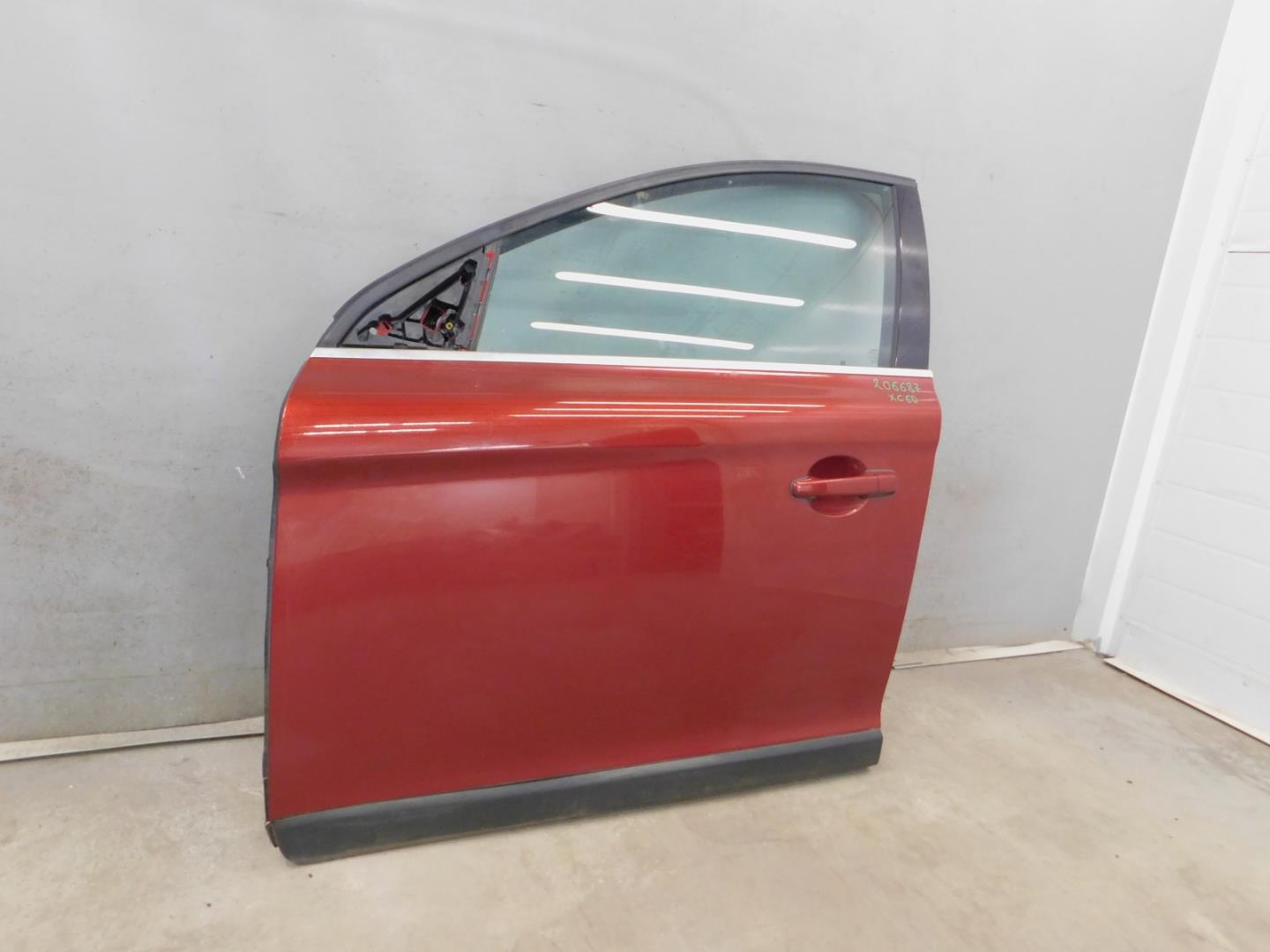 Дверь передняя левая