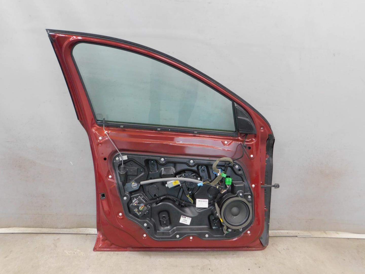 Дверь передняя левая