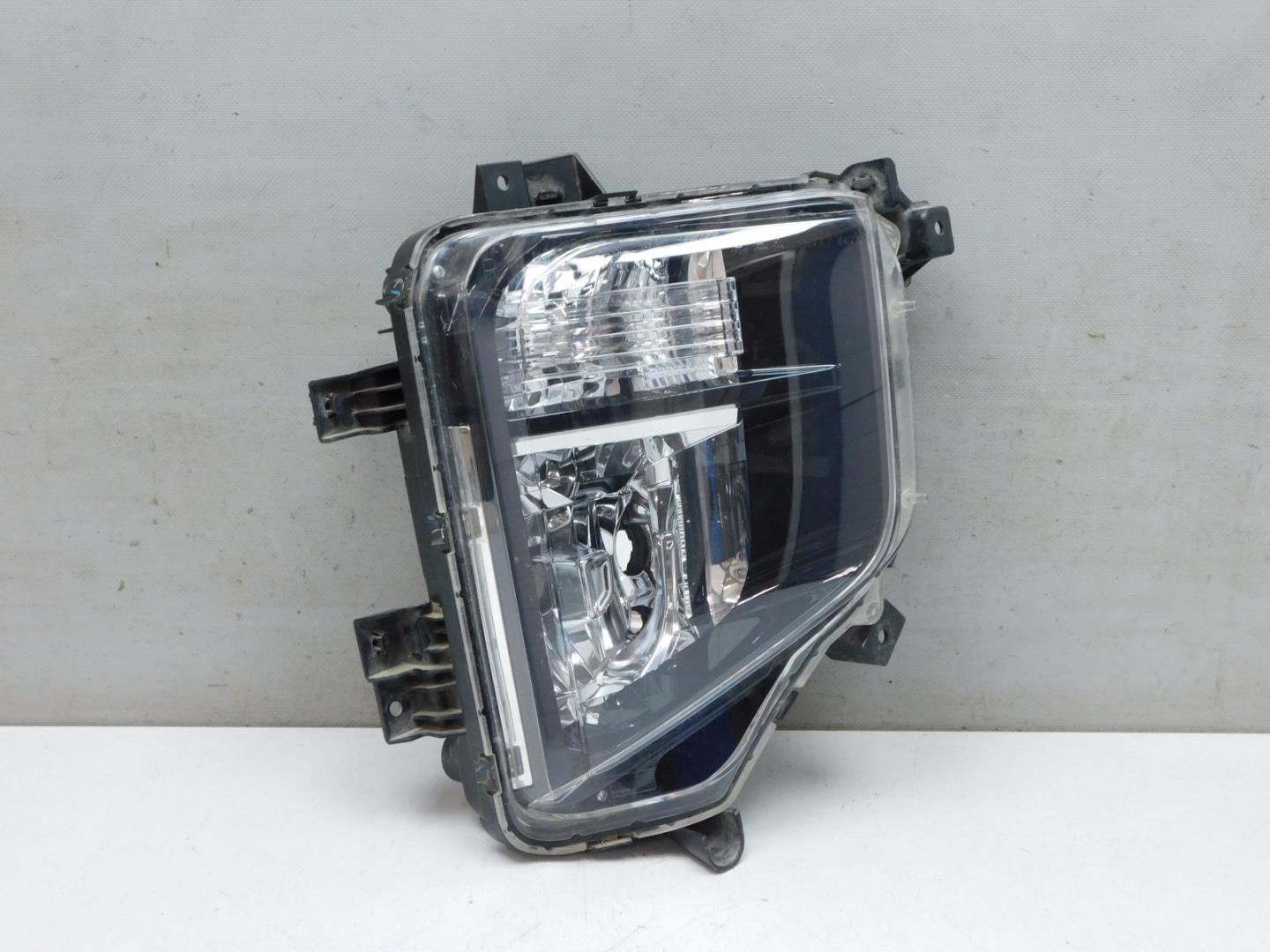 Фара противотуманная правая