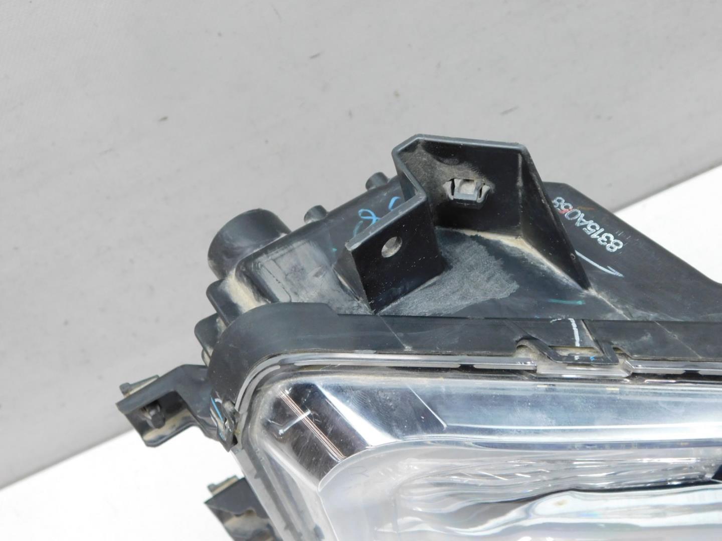 Фара противотуманная правая