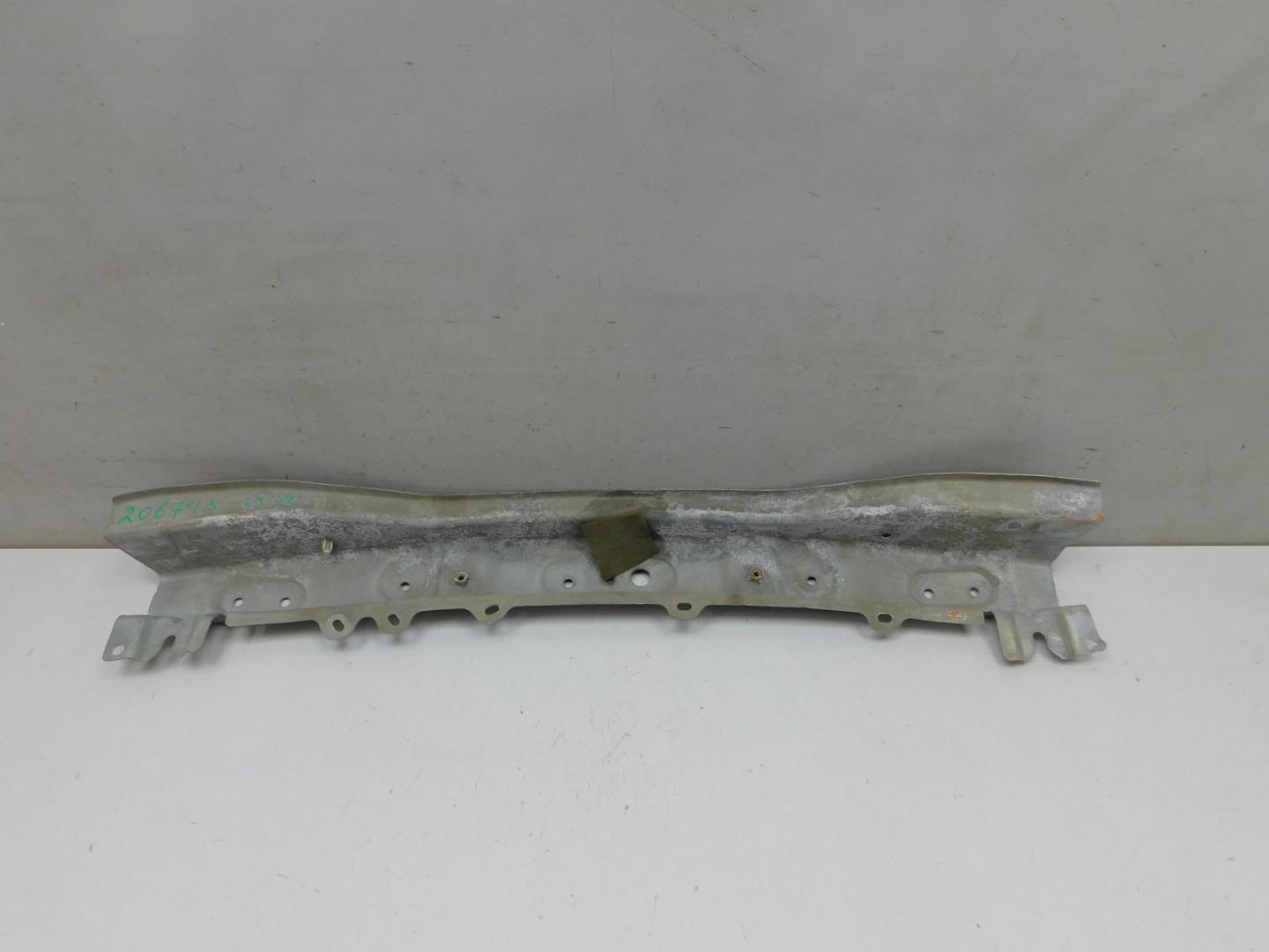 Усилитель переднего бампера