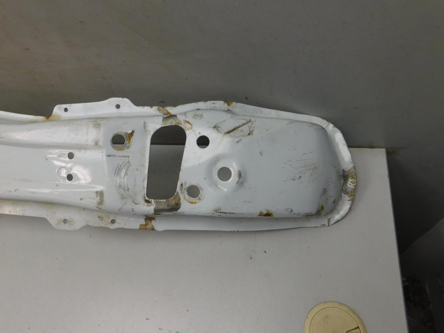 Усилитель переднего бампера