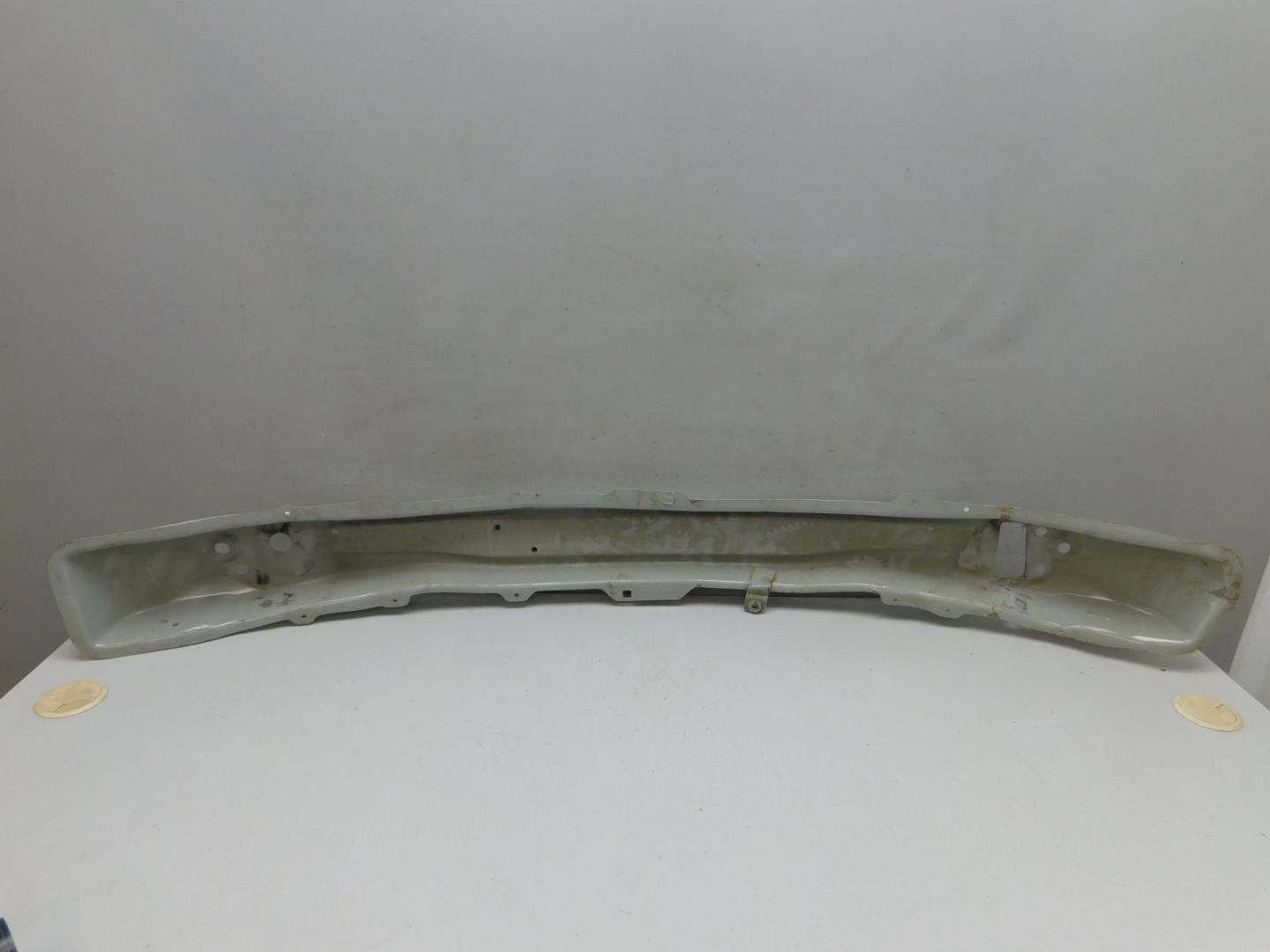 Усилитель переднего бампера