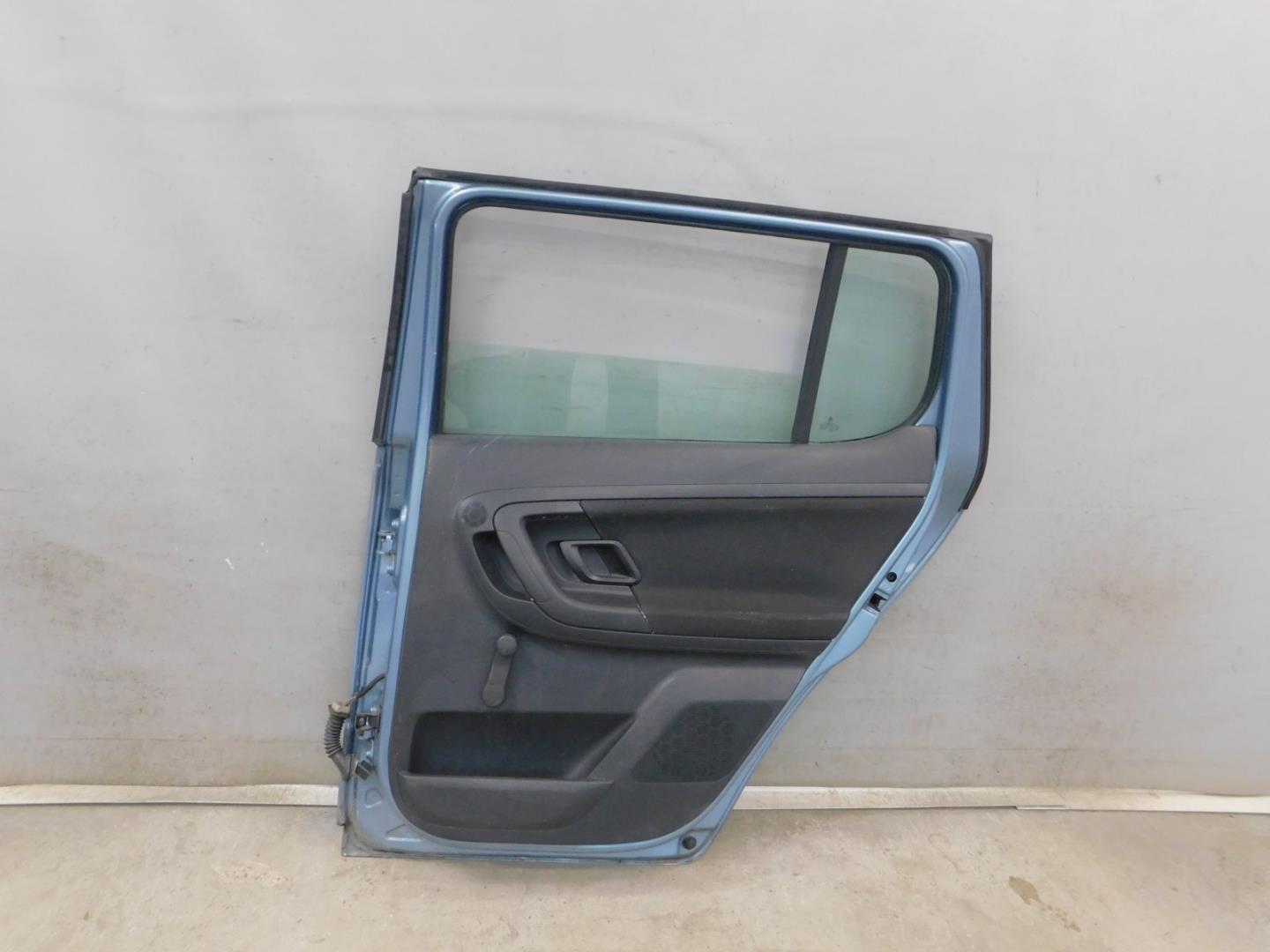 Дверь задняя правая