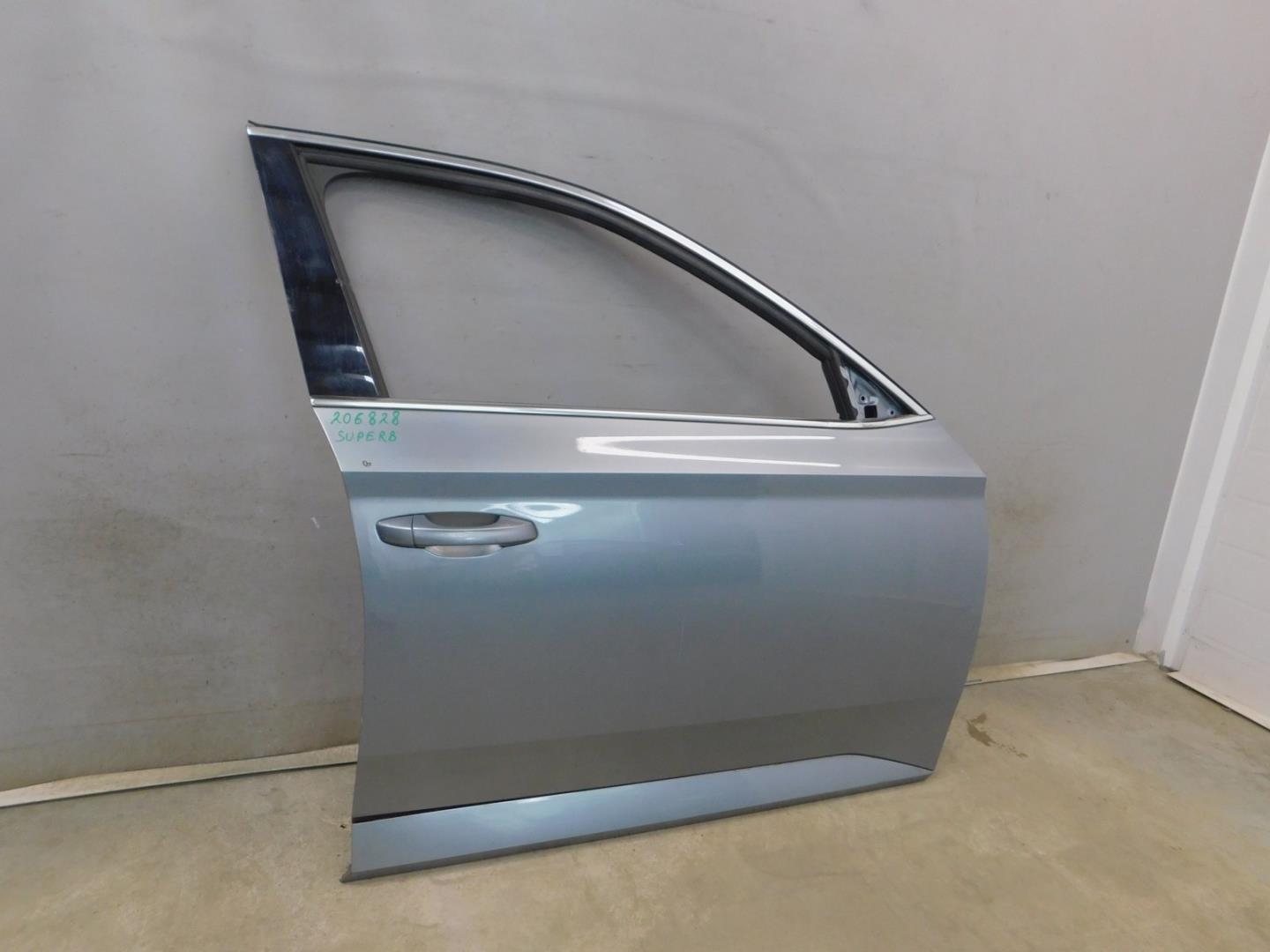 Дверь передняя правая