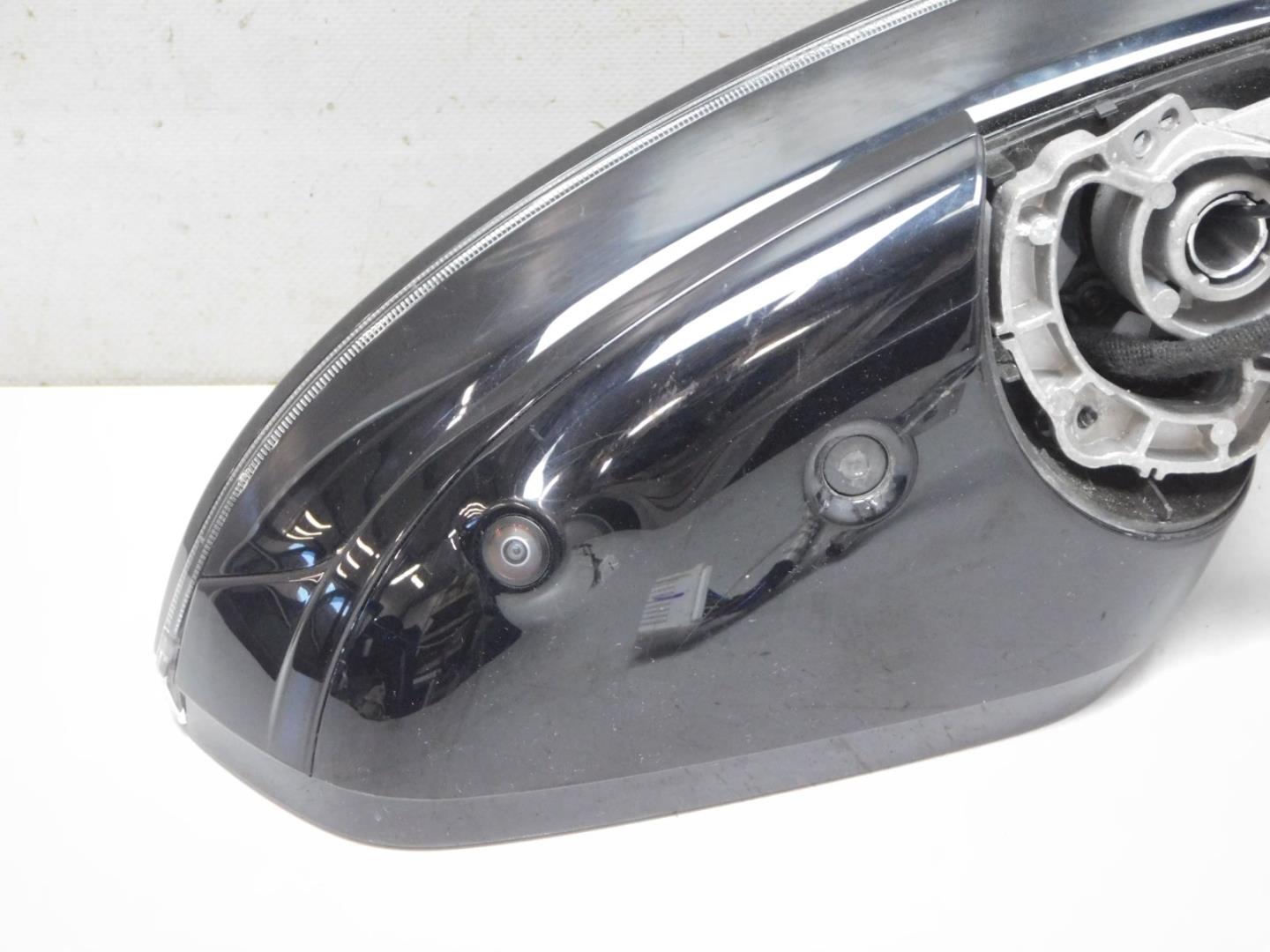 Зеркало правое электрическое