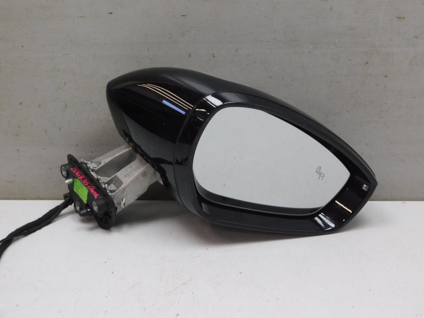 Зеркало правое электрическое