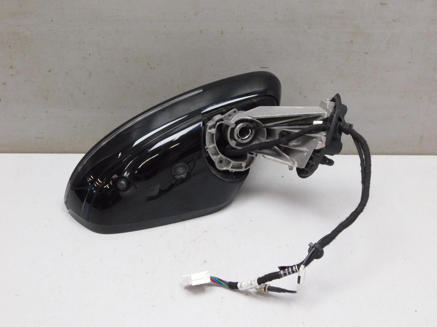 Зеркало правое электрическое