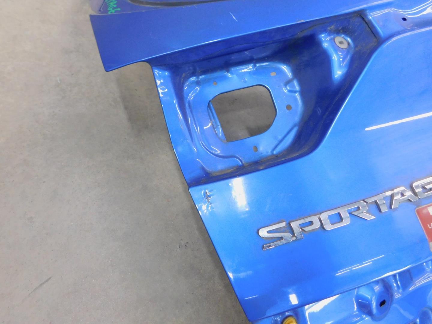 Дверь багажника