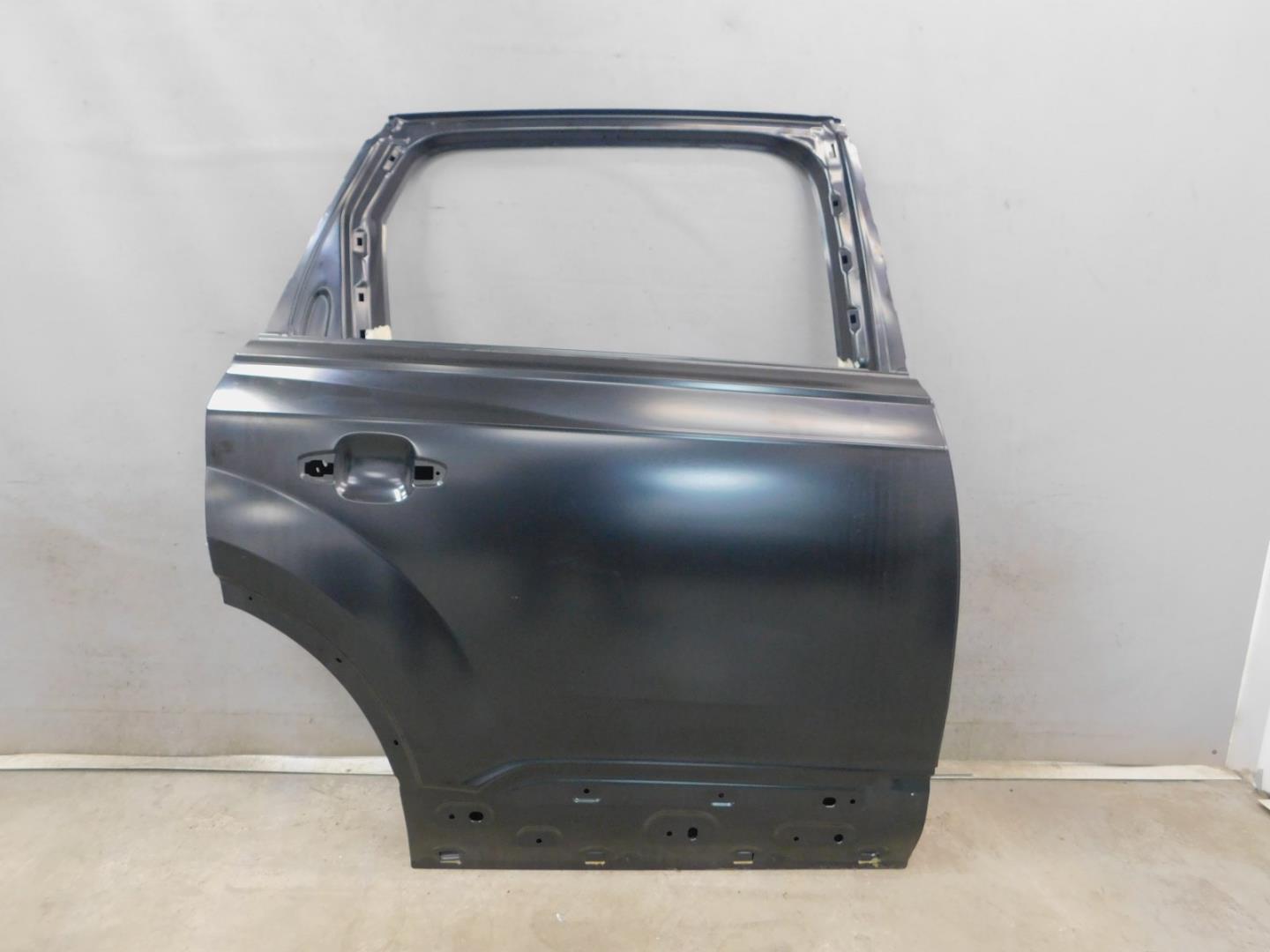 Дверь задняя правая