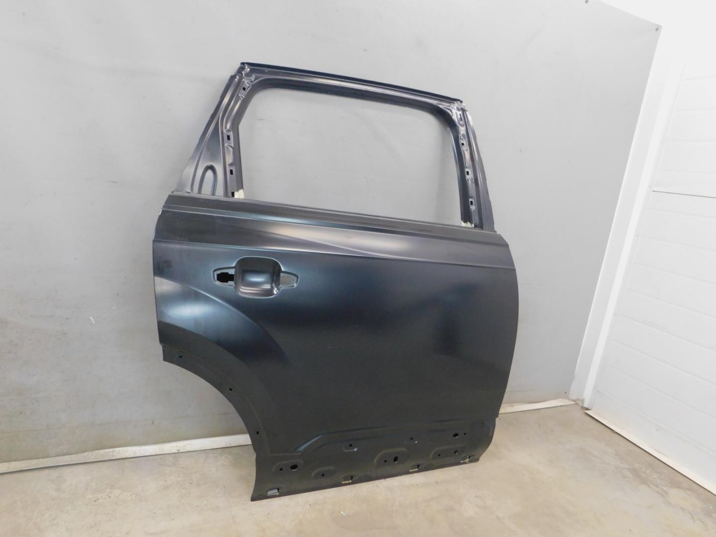 Дверь задняя правая