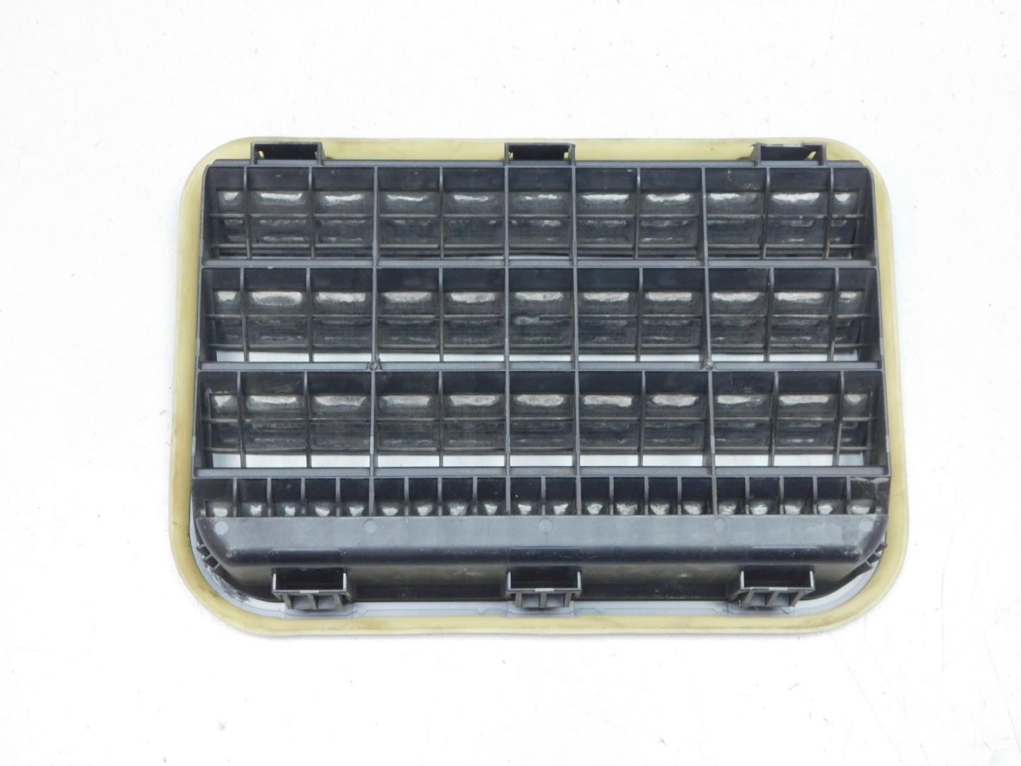 Решетка вентиляционная