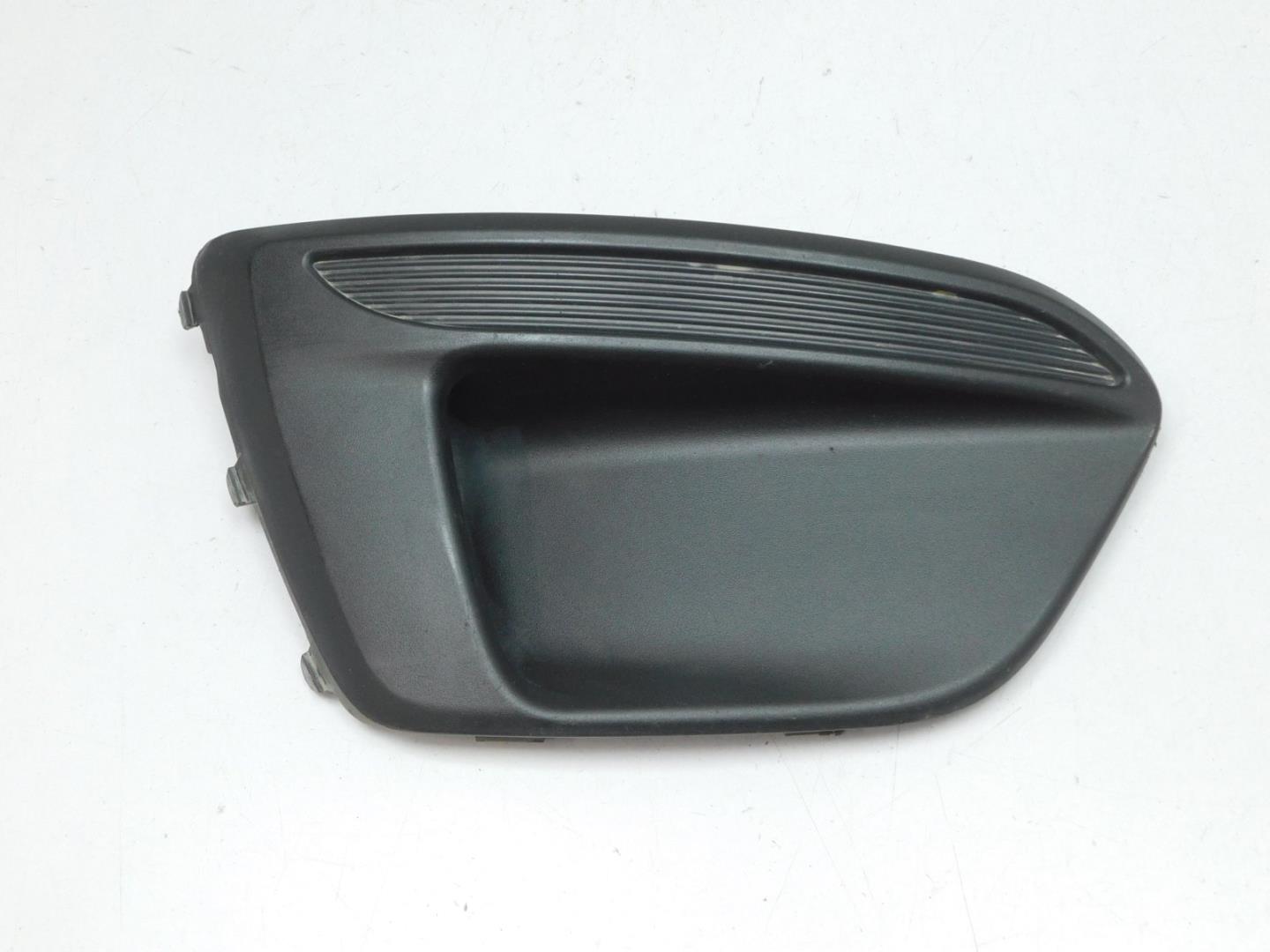 Решетка в бампер правая