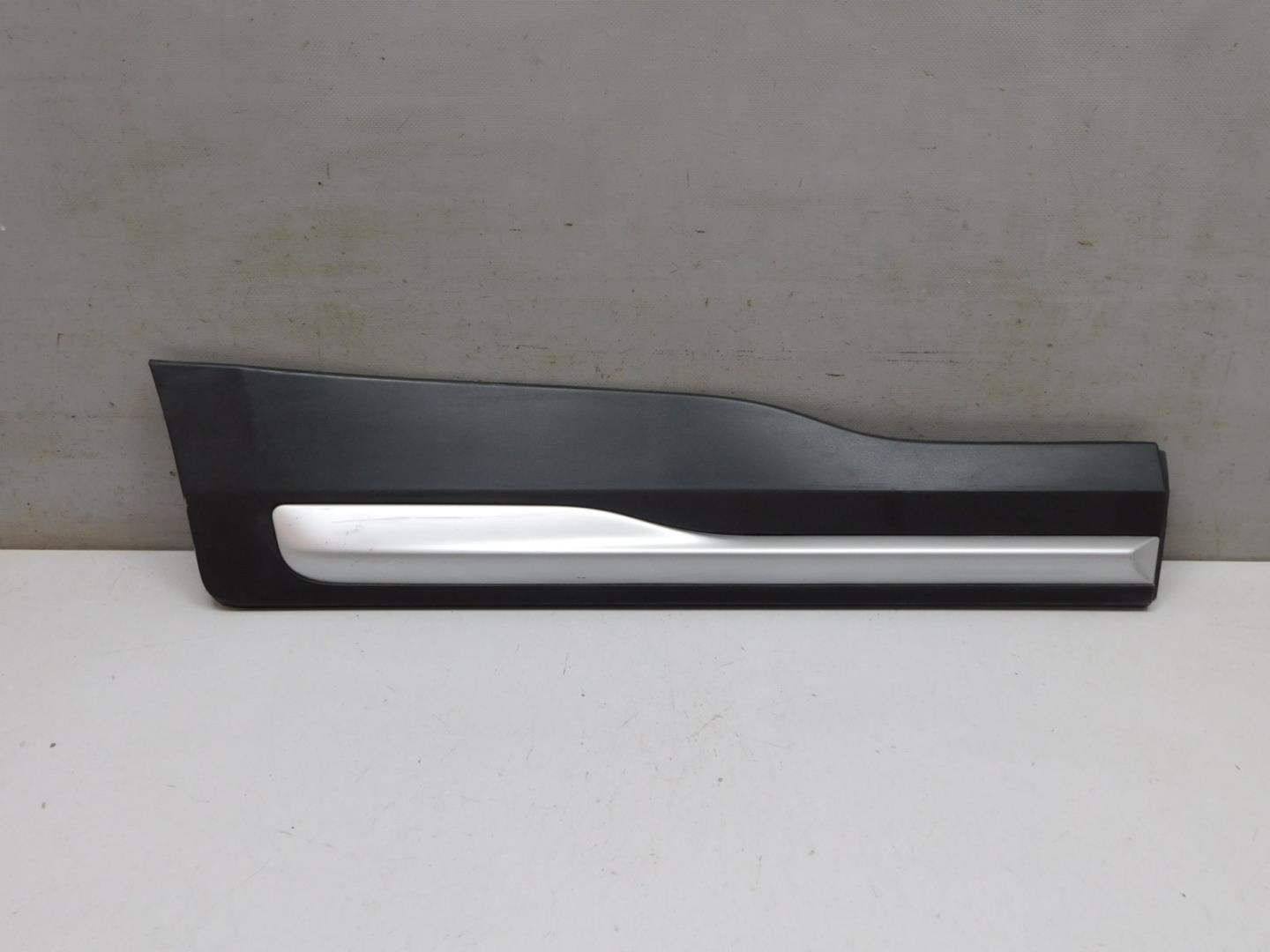 Накладка двери задней правой