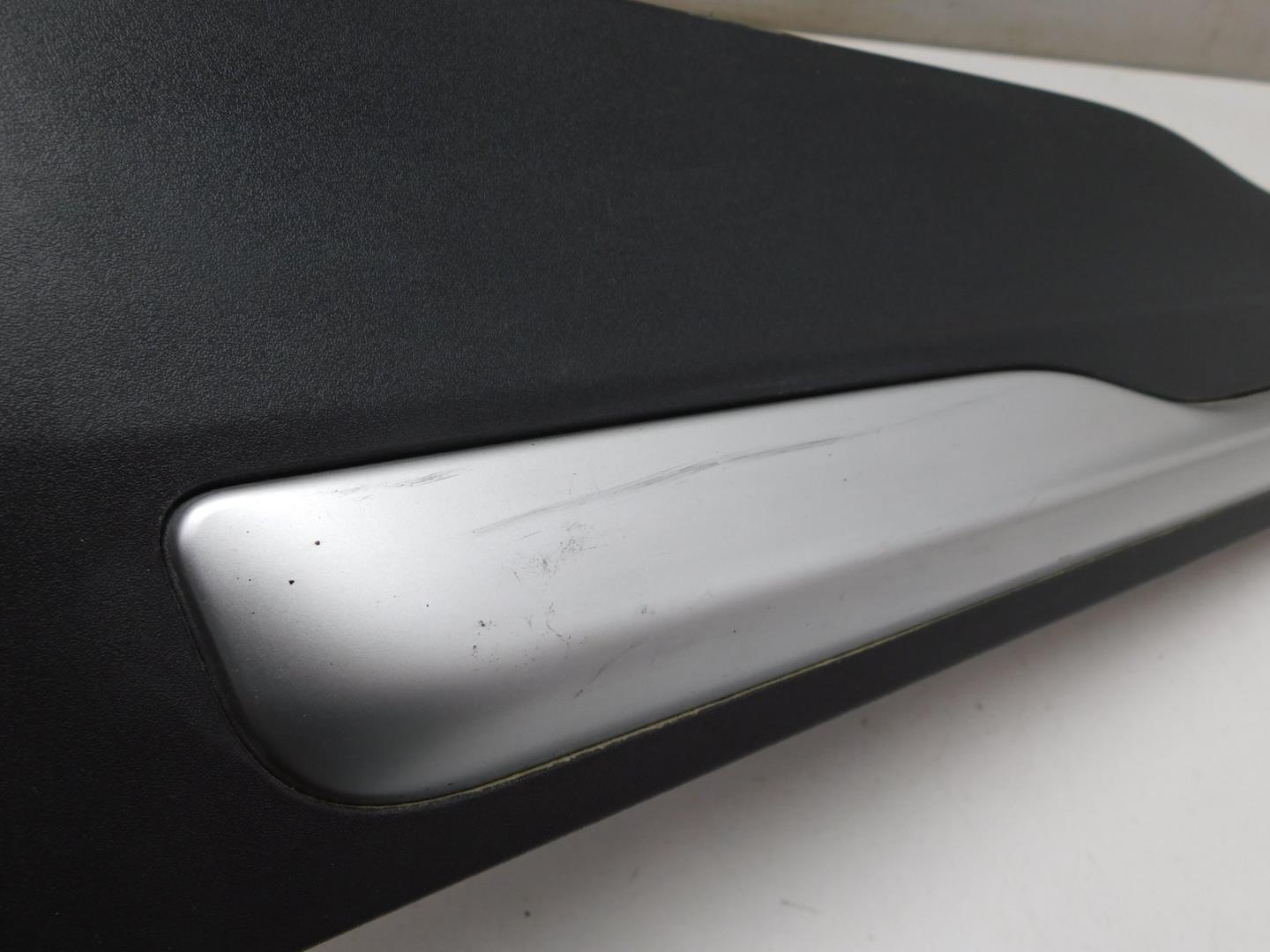 Накладка двери задней правой