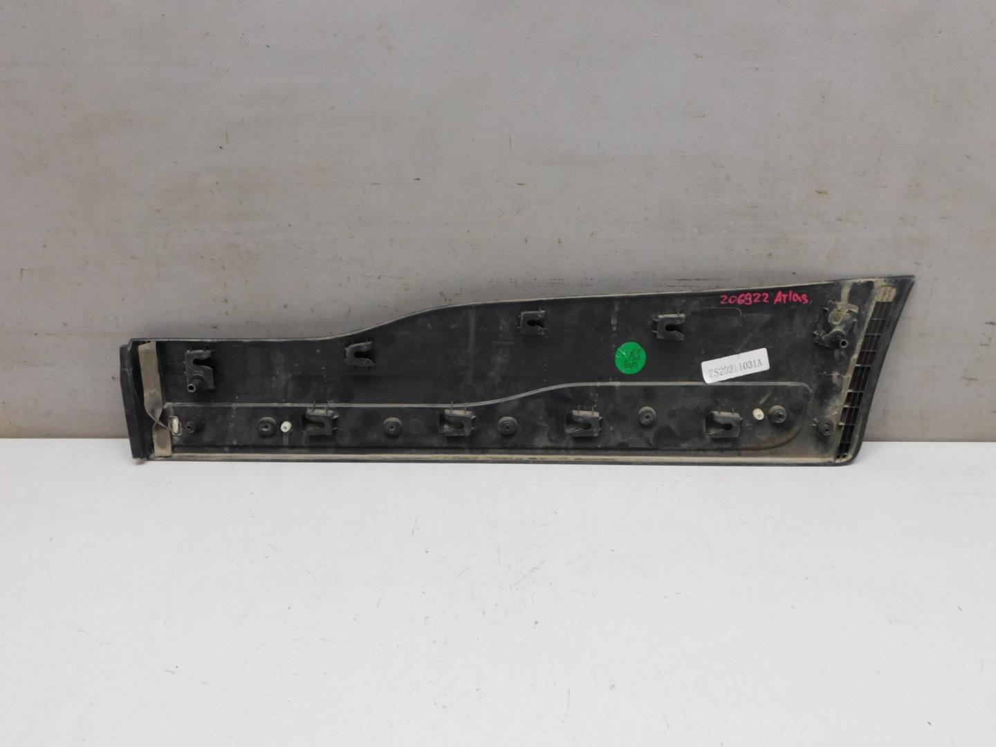 Накладка двери задней правой