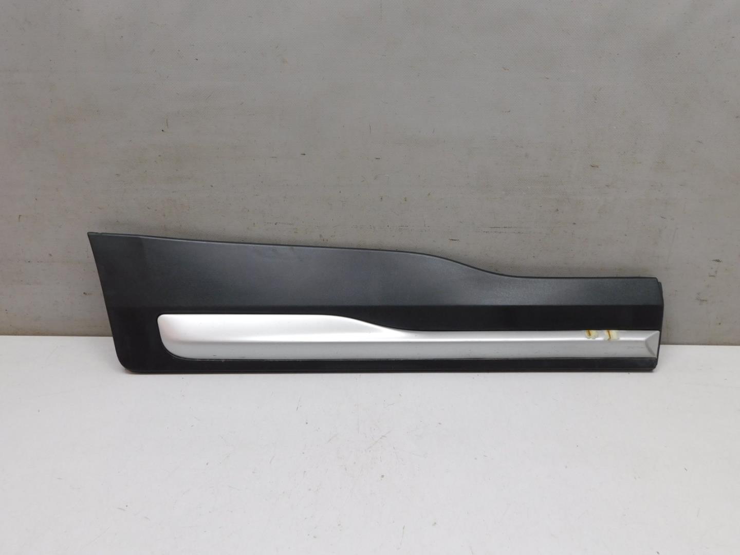 Накладка двери задней правой