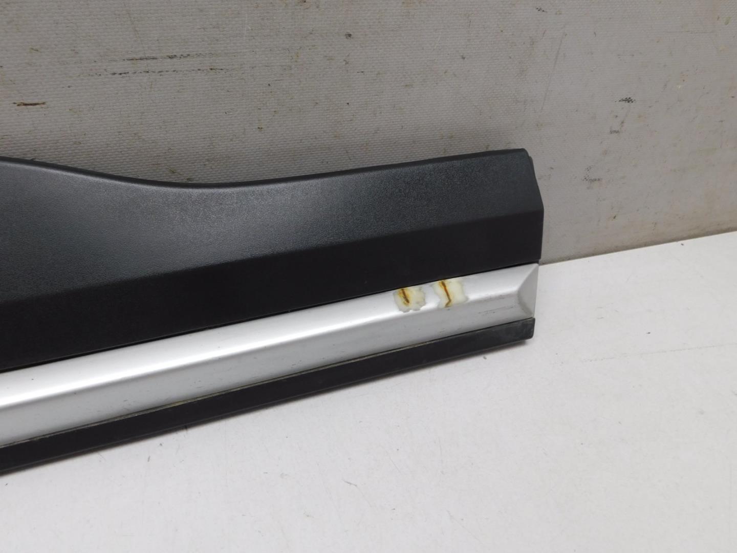 Накладка двери задней правой