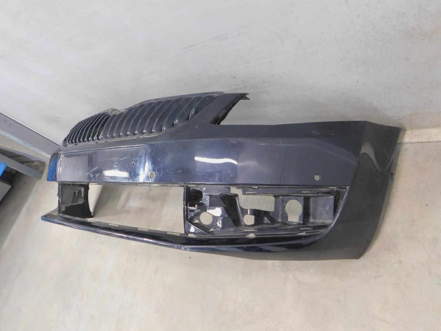 Бампер передний