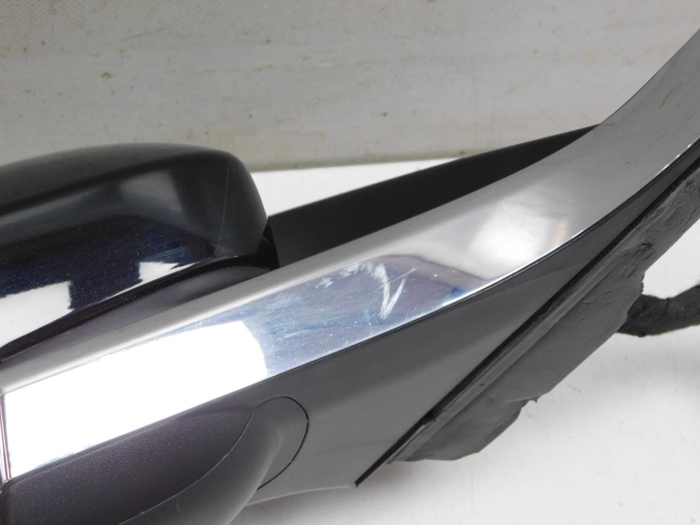 Зеркало правое электрическое