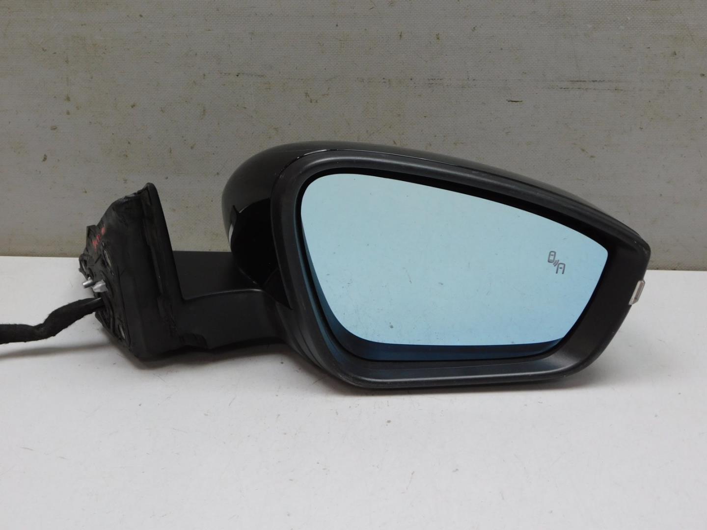 Зеркало правое электрическое