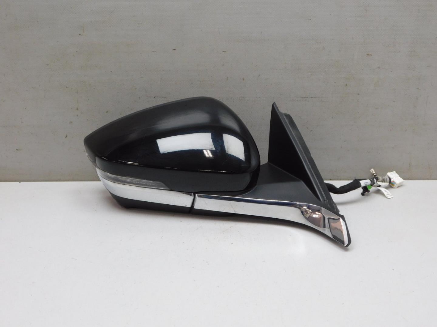 Зеркало правое электрическое