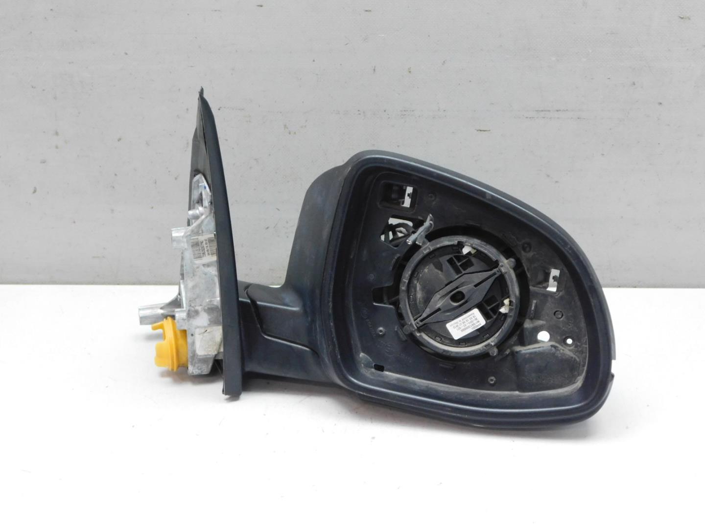 Зеркало правое электрическое