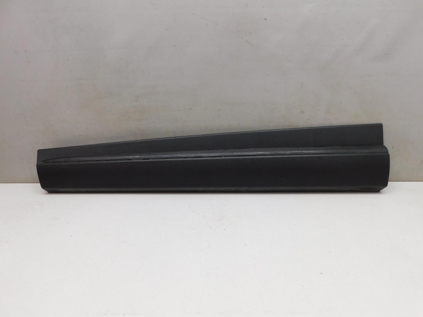 Накладка двери передней левой