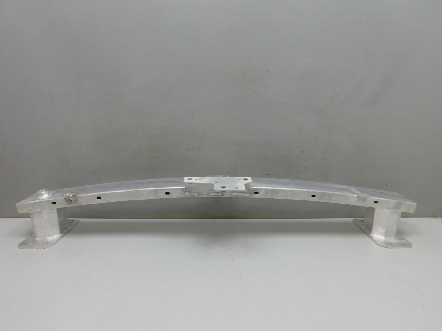 Усилитель переднего бампера