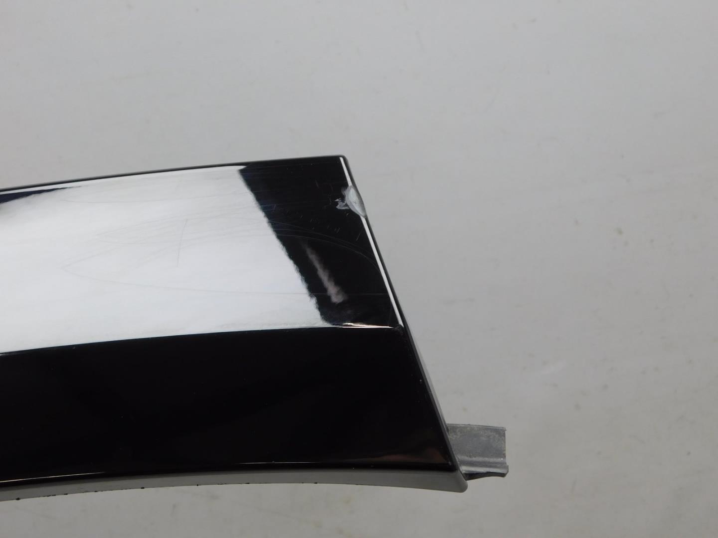 Накладка заднего крыла правого