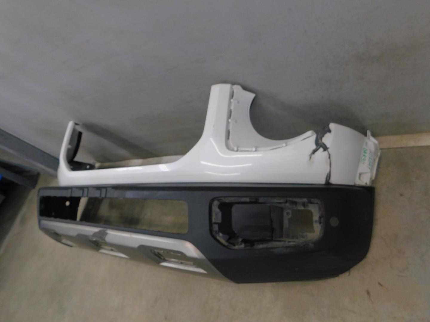 Бампер передний