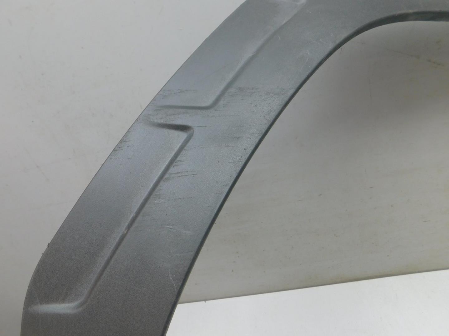 Накладка переднего крыла правого