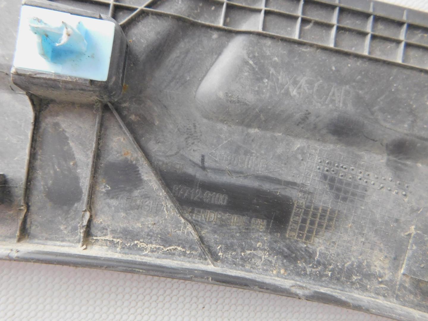 Накладка переднего крыла правого